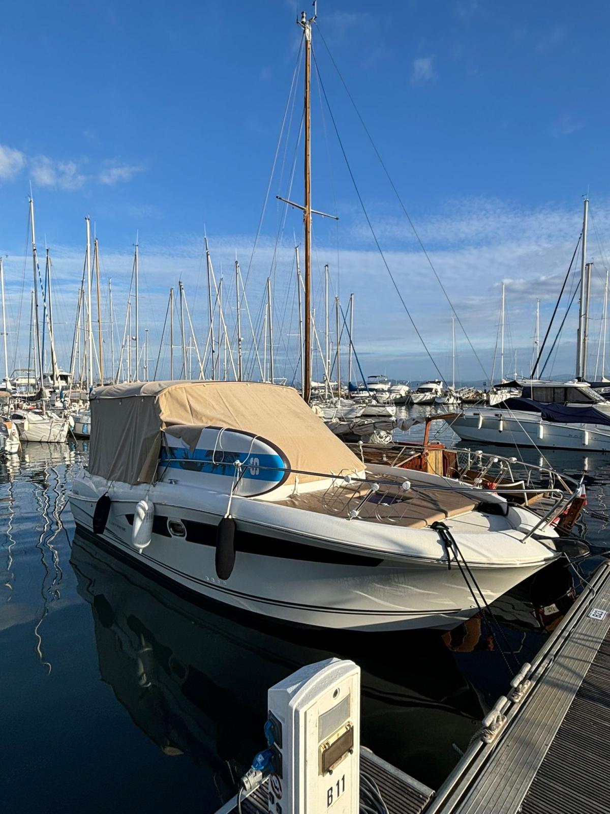 CAP CAMARAT 8.5 WA