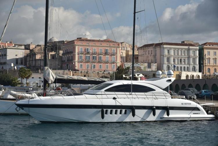 MANGUSTA 72